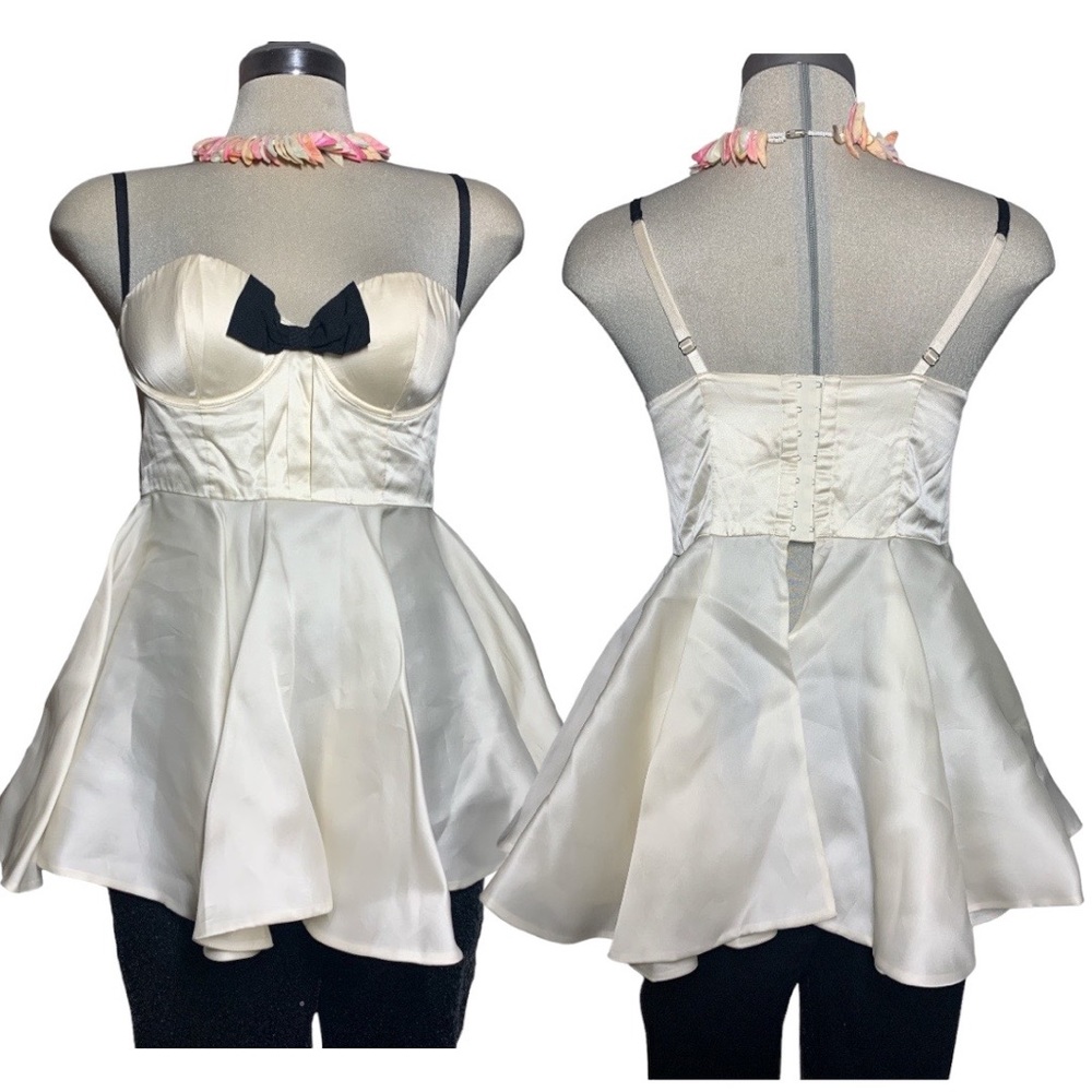 * NEW * Victorias Secret Gorgeous Satin Ivory Top Size 34B